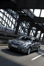 Toyota Avensis 2003 года